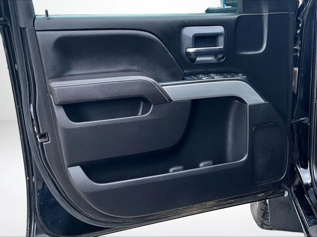 Used 2018 Black Chevrolet LT image 23