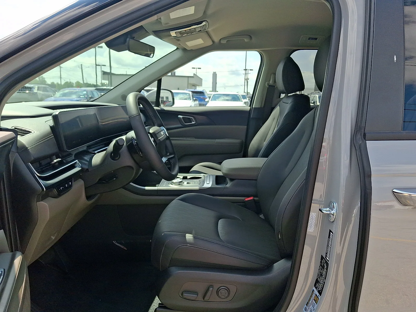 New 2027 Silver Kia LXS image 14