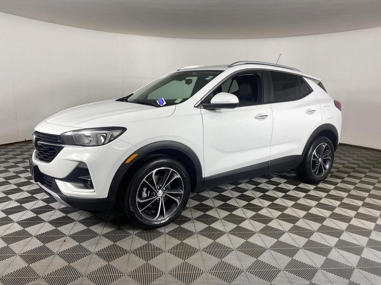 Used 2023 Summit White Buick Select image 3