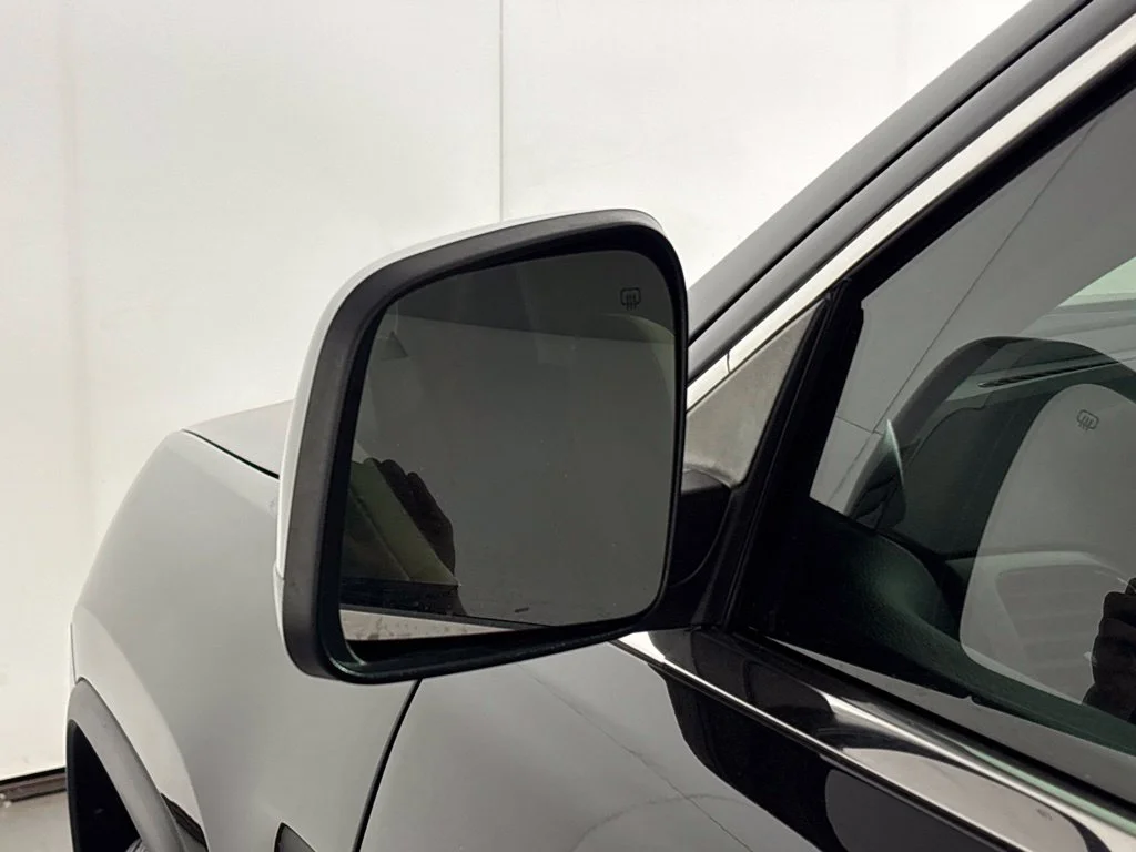 Used 2022 Black Jeep Laredo E image 13