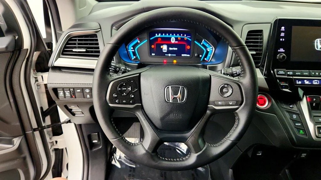 Used 2024 Platinum White Pearl Honda EX-L Automatic image 14