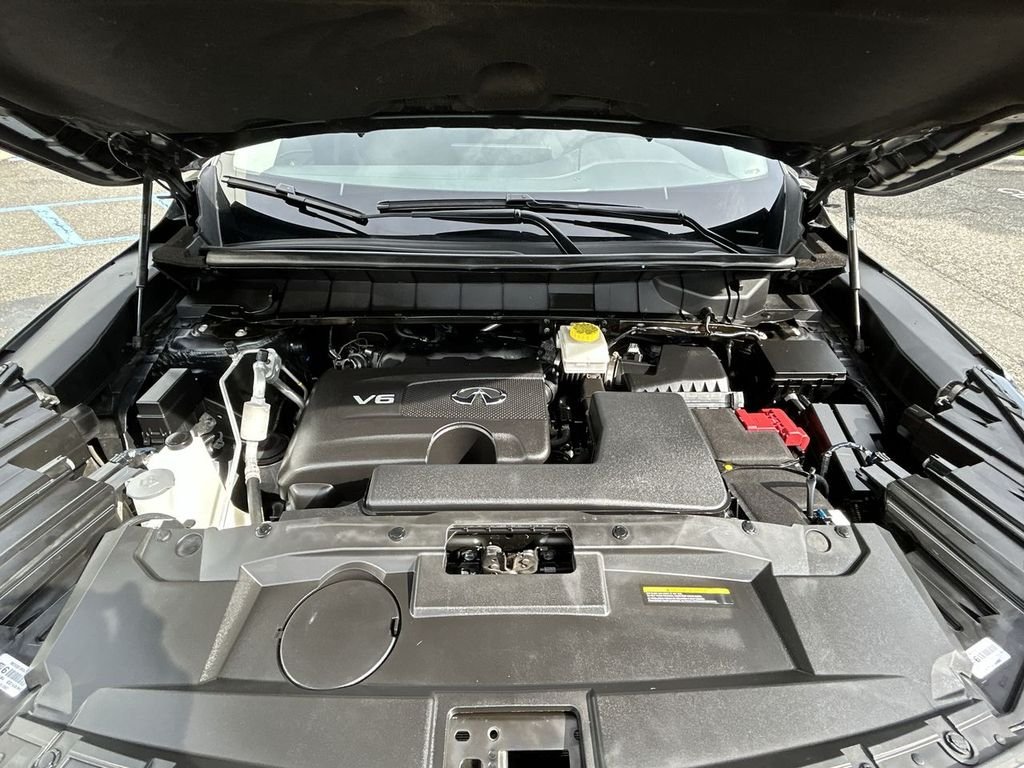 Certified Used 2023 Gray INFINITI LUXE image 14