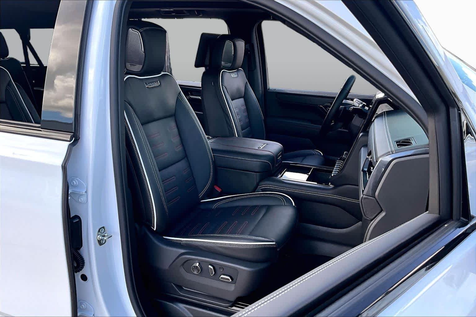 Used 2026 Summit White GMC AT4 Ultimate image 9