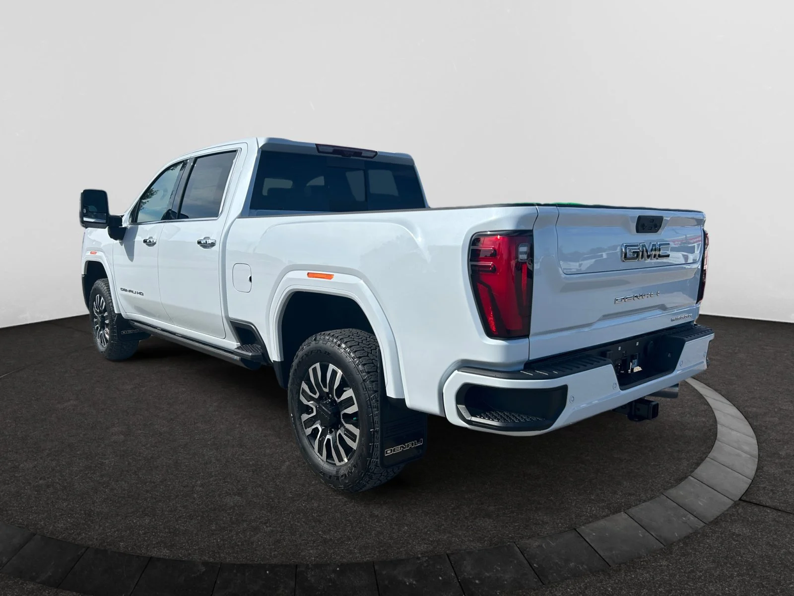 New 2026 Glacier White Tricoat GMC Denali Ultimate image 3