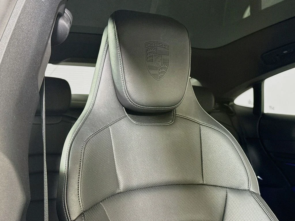 Used 2021 Chalk Porsche 4S w/ Performance Battery Plus image 21