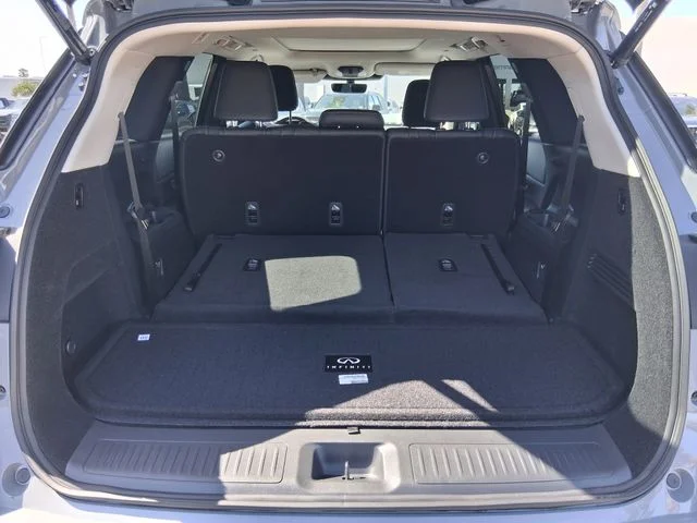 New 2027 HARBOR GRAY INFINITI Luxe FWD image 6