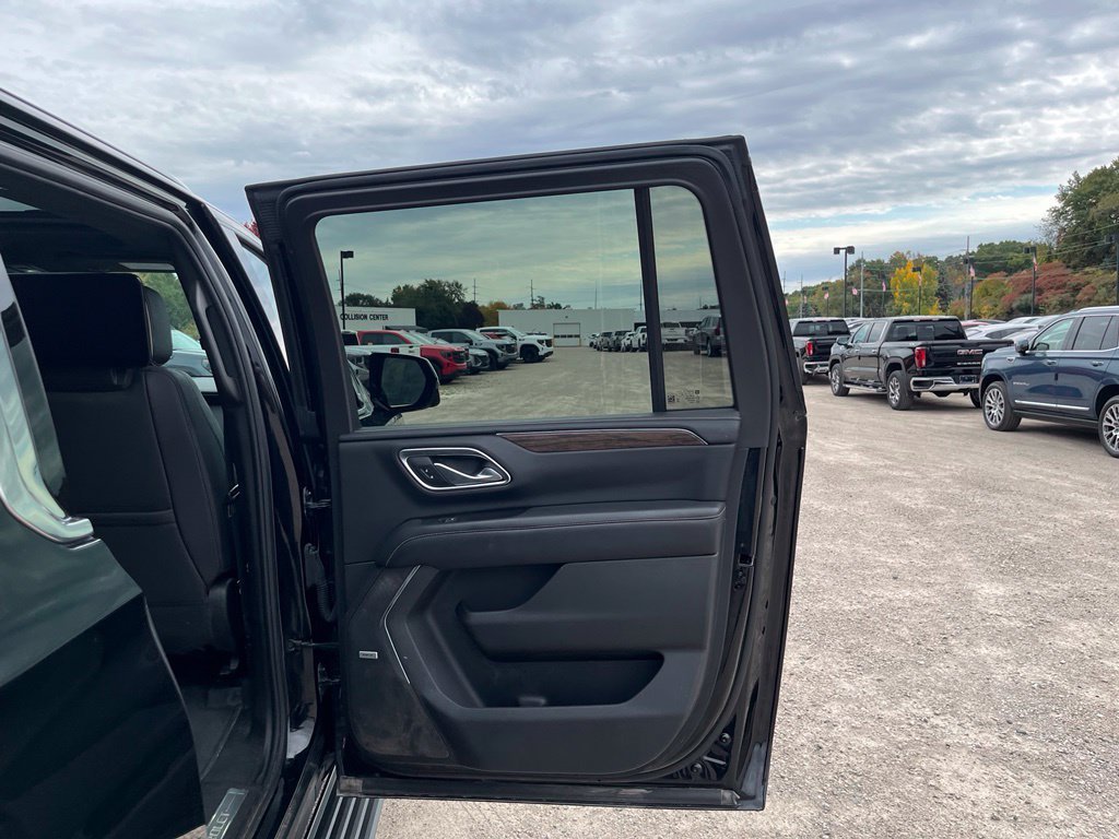 Used 2023 BLACK Chevrolet Premier image 34
