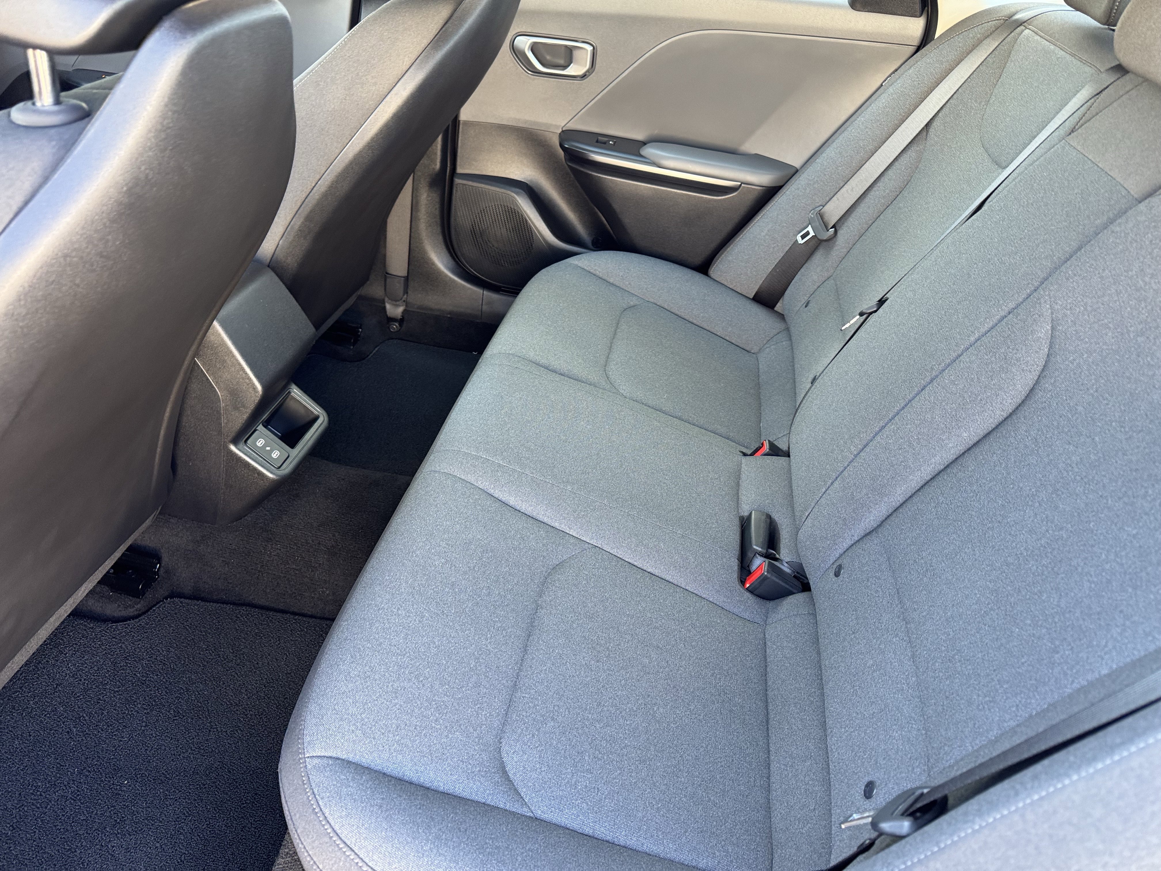 2025 Kia K4 LXS - Photo 14