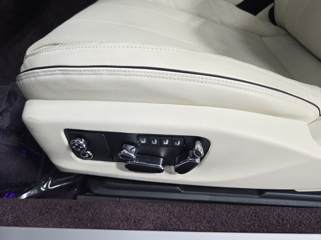 Used 2023  Bentley Speed image 23