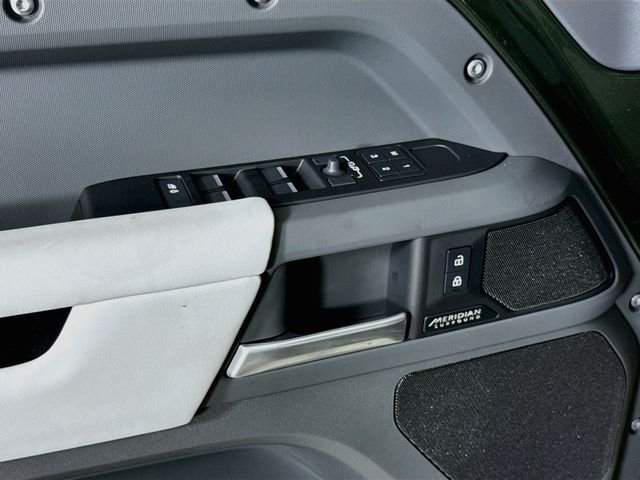 New 2026 Woolstone Green Land Rover X-Dynamic SE image 20