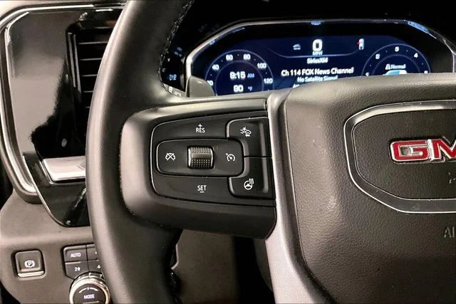 Used 2024 Onyx Black GMC Elevation image 27