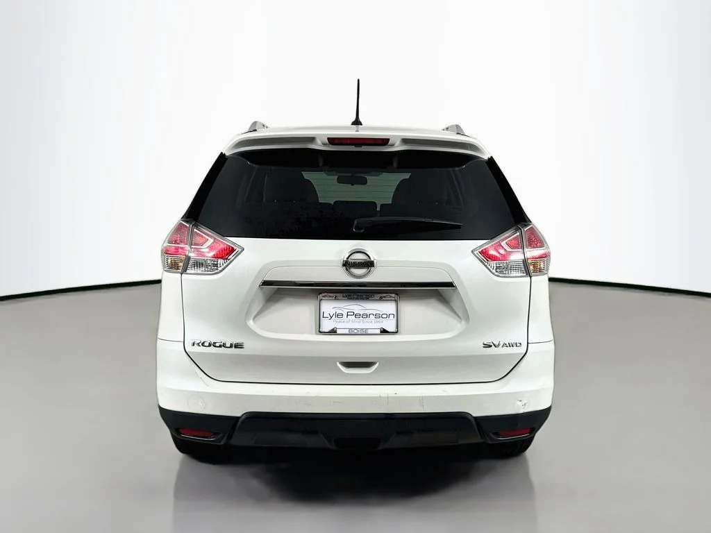 Used 2016 White Nissan SV image 10