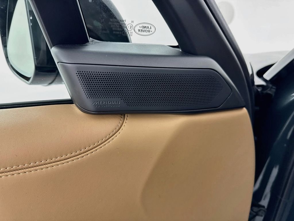 Used 2026 Green Land Rover SE image 19