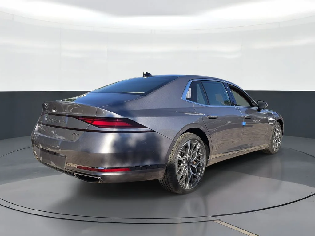 New 2026 Silver Genesis 3.5T e-SC image 3