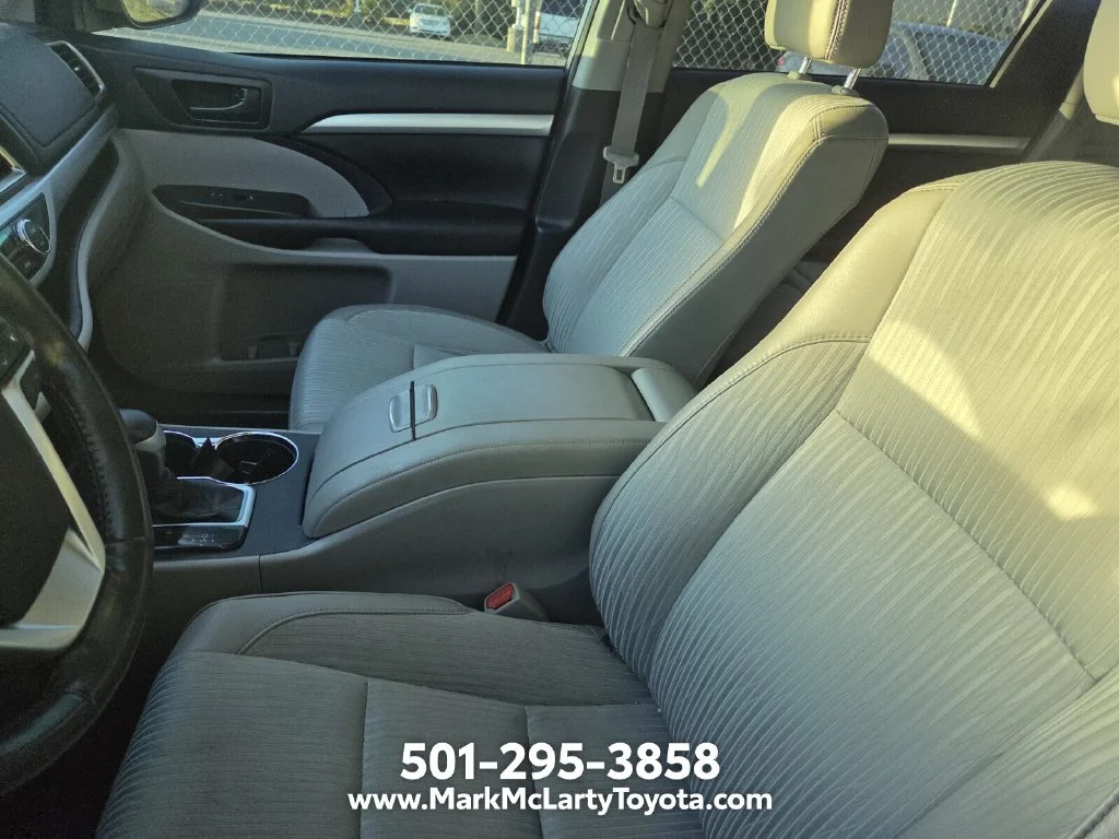 Used 2019 Blue Toyota LE Plus image 6
