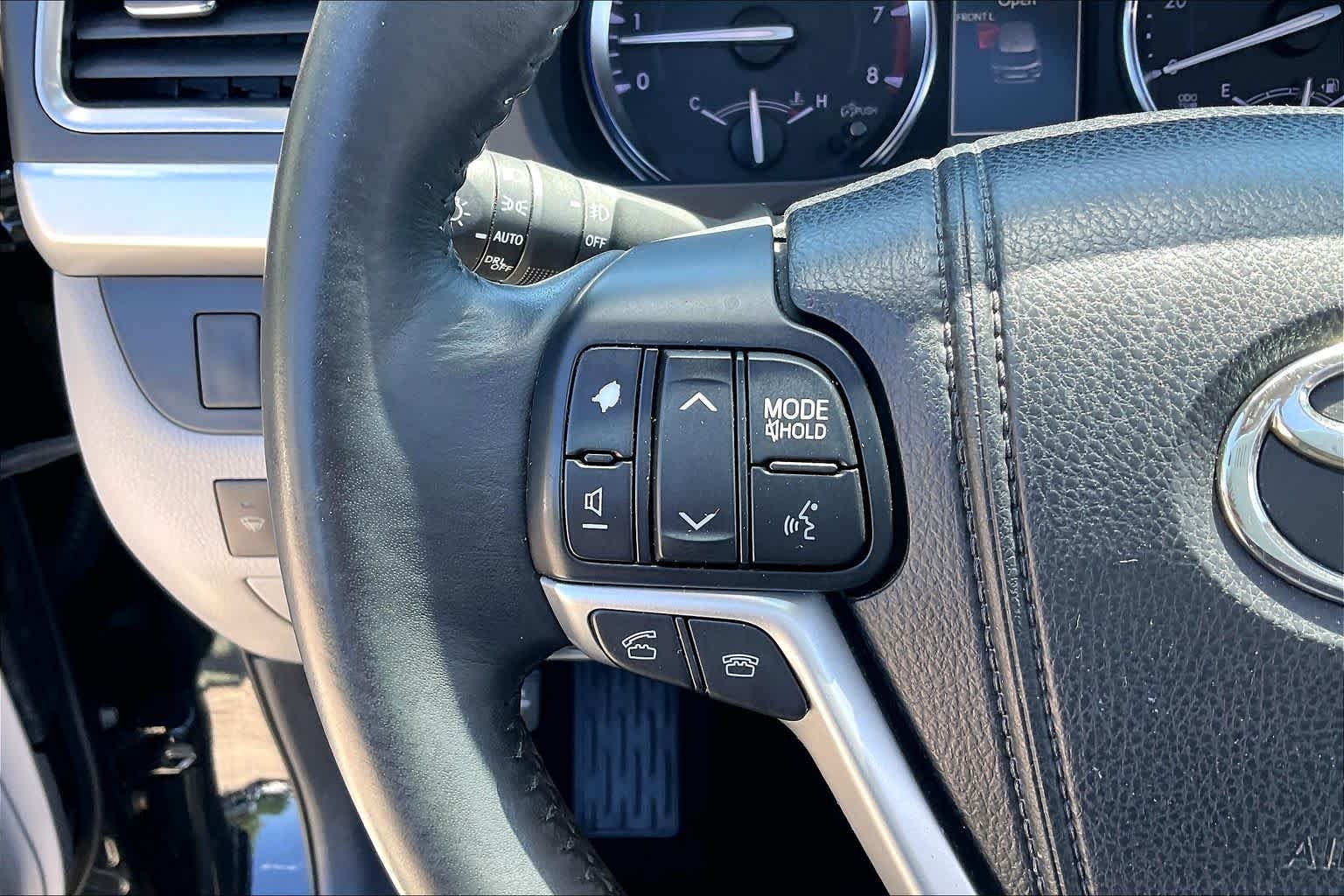 Used 2014 Attitude Black Metallic Toyota XLE image 24