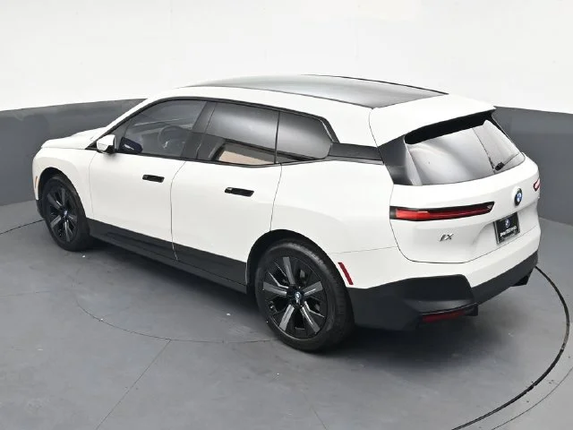 Certified Used 2024 White/off-white BMW xDrive50 image 25