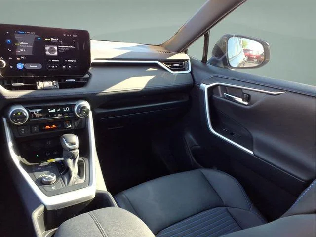 2023 Toyota RAV4 XSE - Photo 19