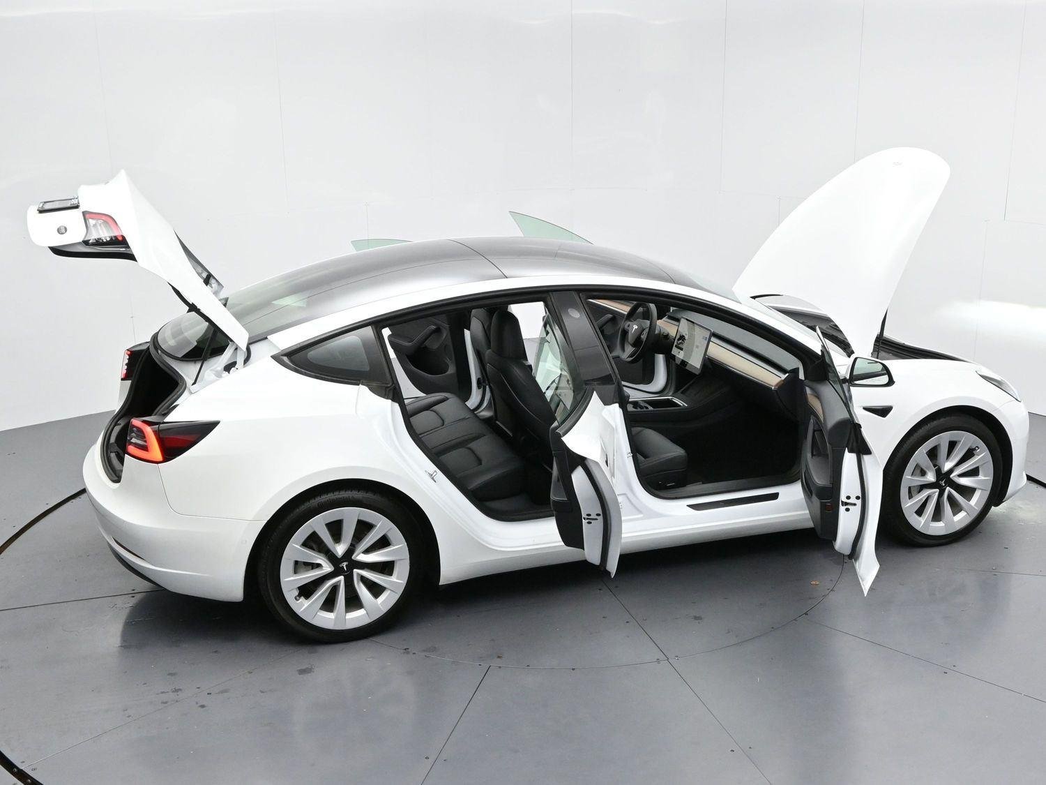 Used 2022 Pearl White Multi-Coat Tesla Base image 30
