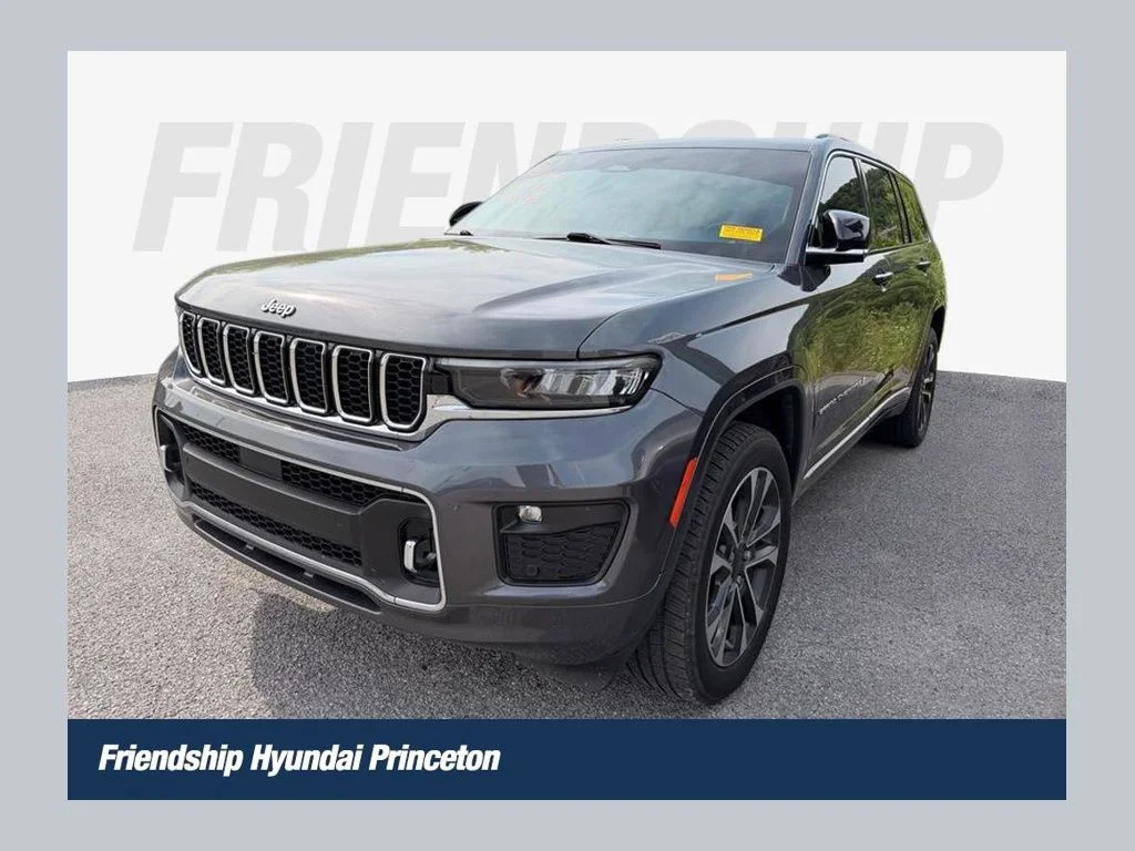 Used 2021 Gray Jeep Overland image 1