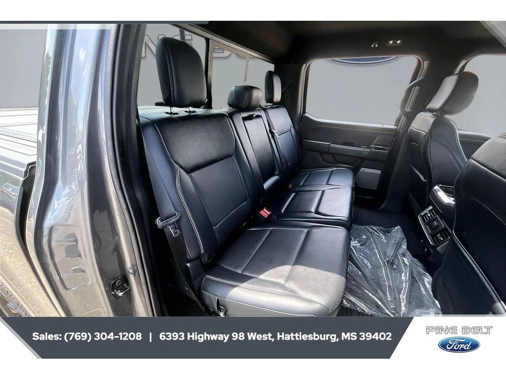 Used 2025 GRAY Ford Lariat image 21