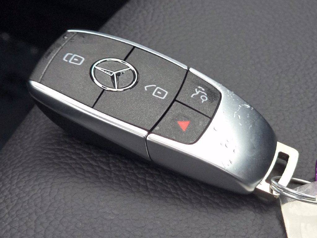 New 2026 Night Black Mercedes-Benz GLB 250 image 78