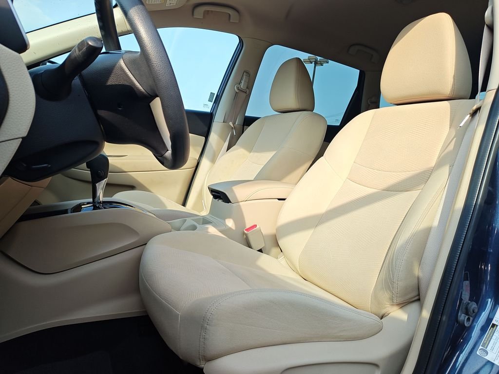 Used 2016 Blue Nissan SV image 13