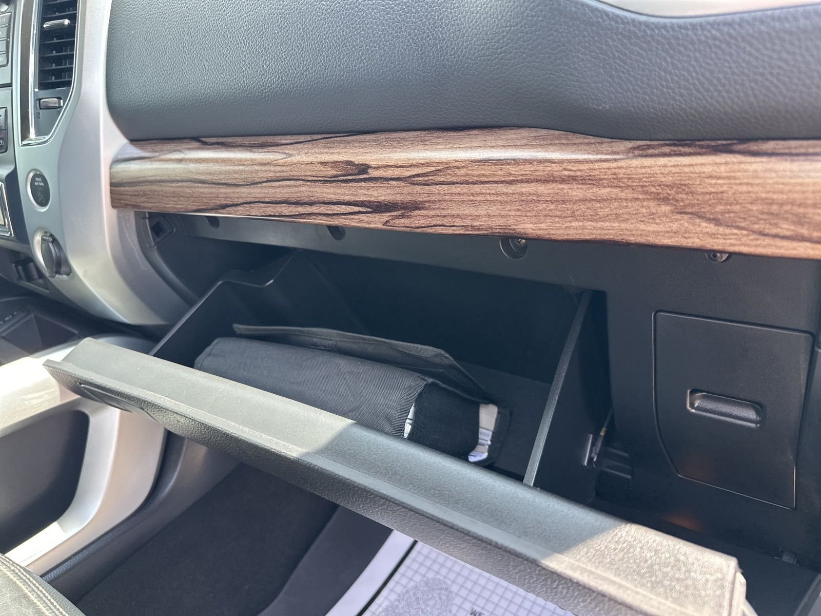 Used 2019 Gray Nissan SL image 36