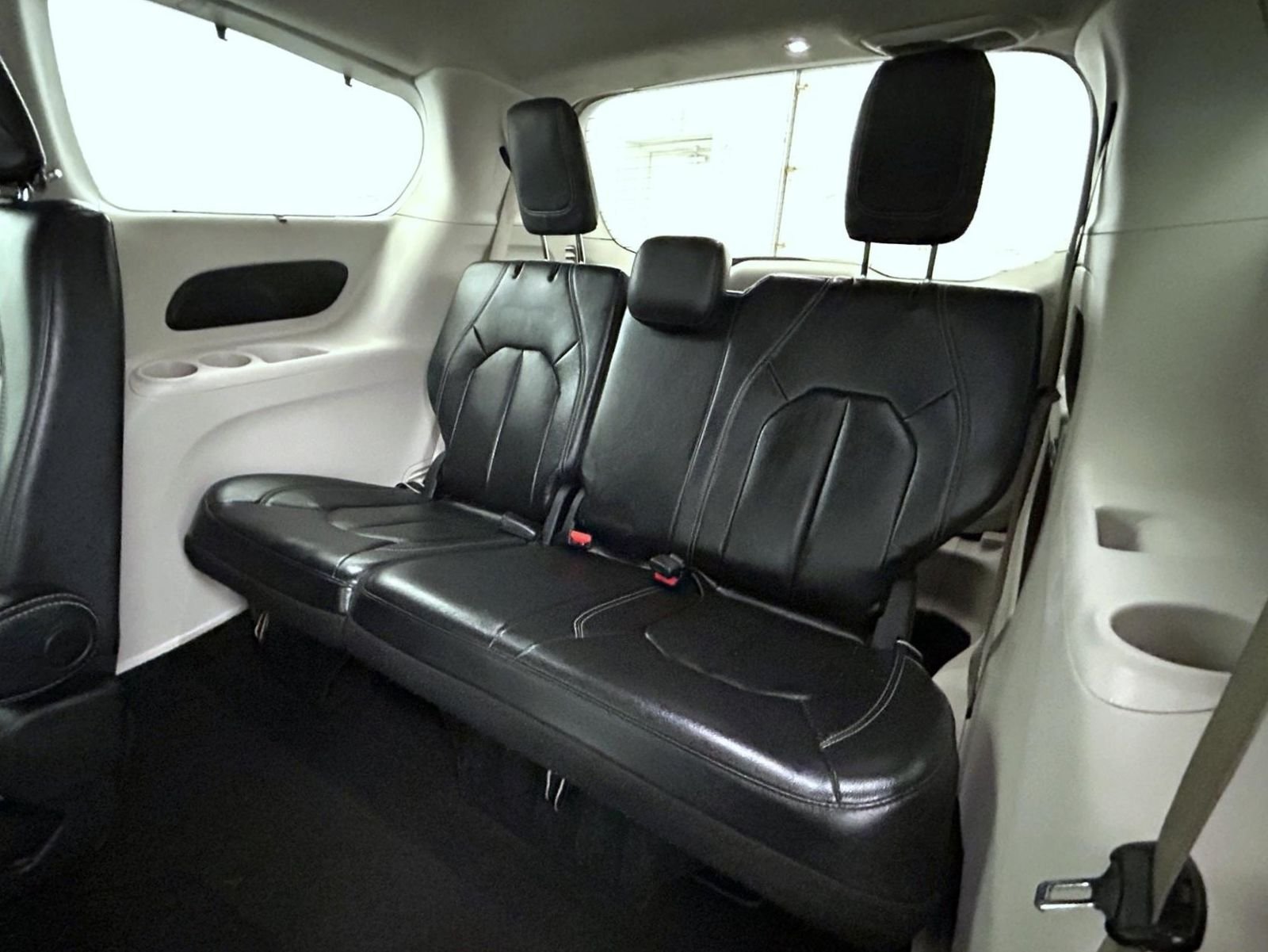 Certified Used 2022 White Chrysler Touring L image 19