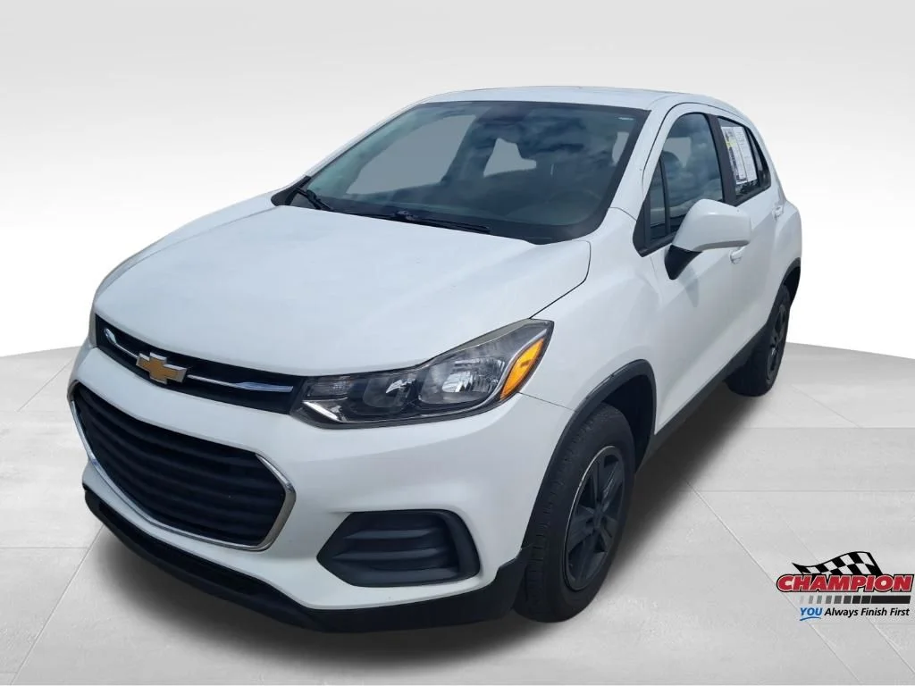 Used 2018 White Chevrolet LS image 23