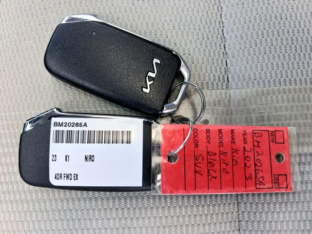 Used 2023 Black Kia EX Touring image 21