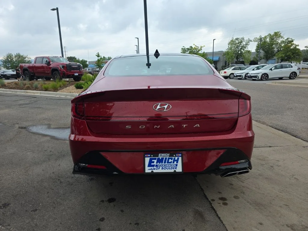 Used 2023 Red Hyundai SEL image 4
