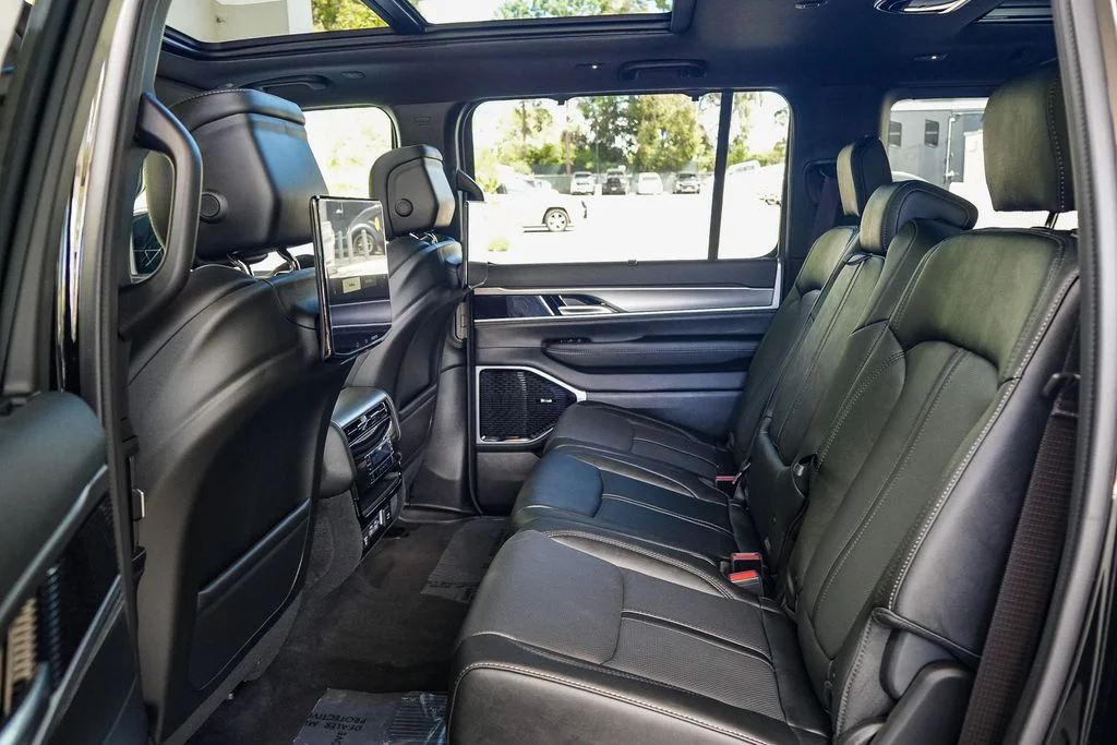New 2026 High Gloss Black Jeep Limited Reserve image 19