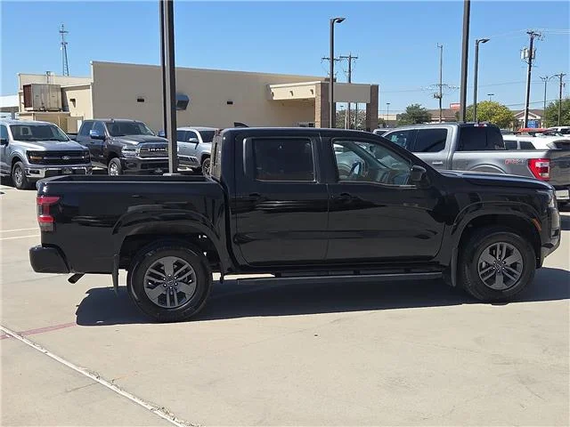 Used 2026 Super Black Nissan SV 4x4 Crew Cab 5 ft. box 126 in. WB image 5