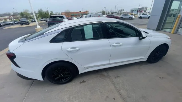 2025 Kia K5 LXS - Photo 2