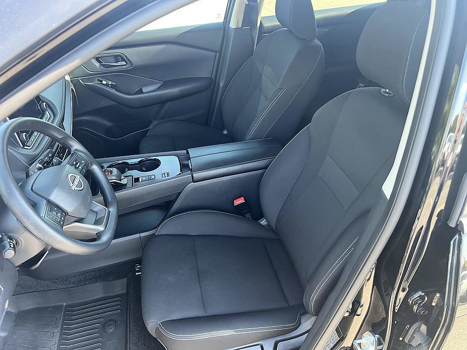 Used 2025 Super Black Nissan S image 13