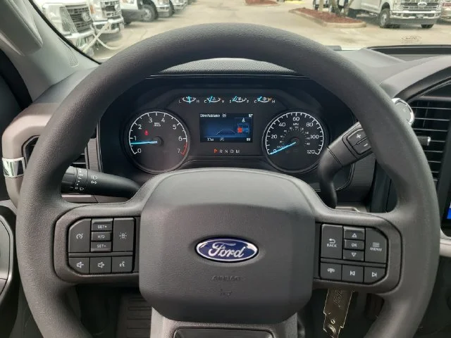 New 2026 Oxford White Ford XL image 22