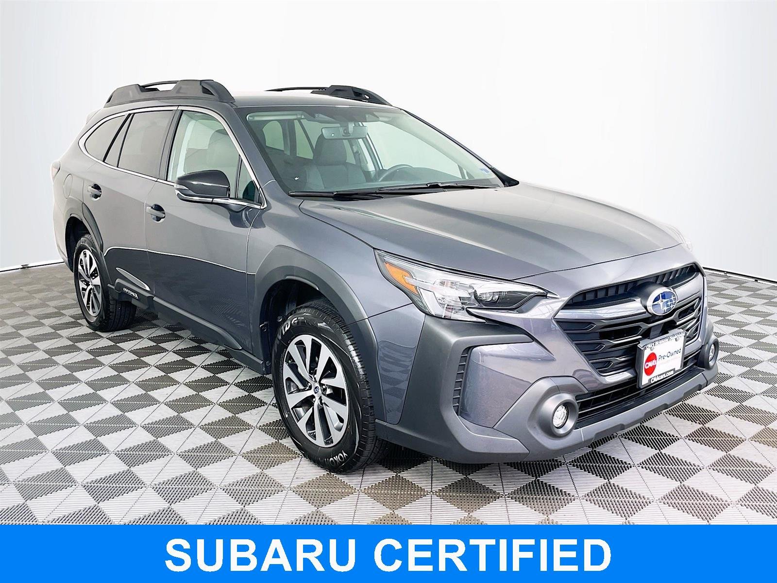 2025 Subaru Outback Premium's photo