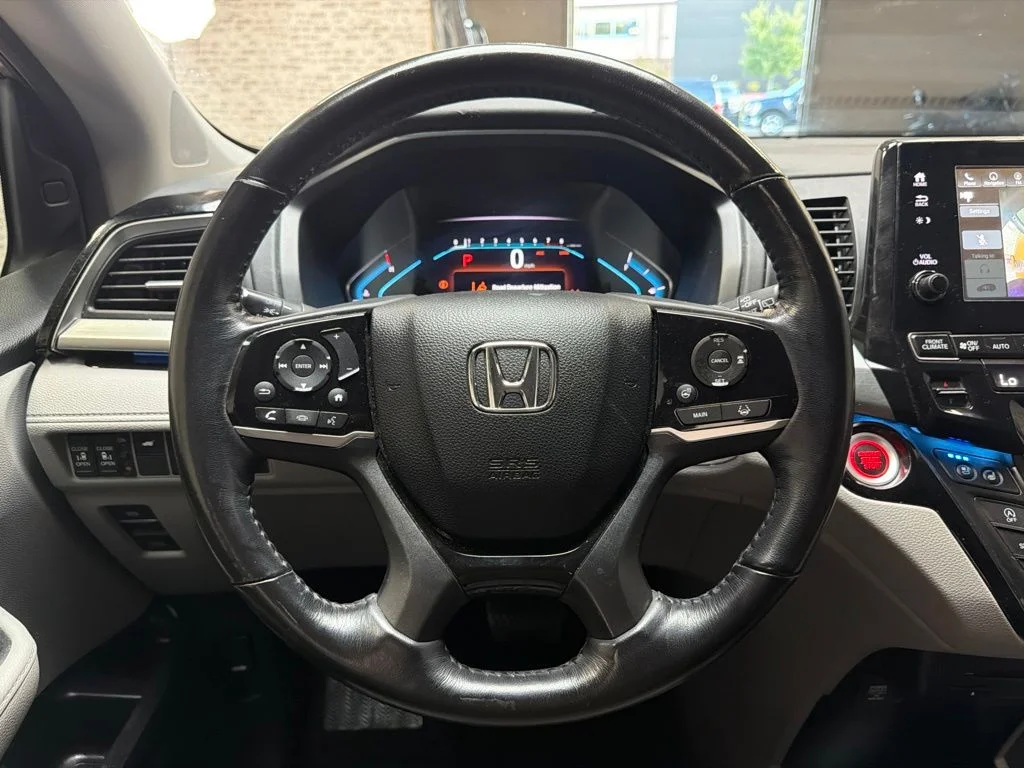 Used 2019 Lunar Silver Metallic Honda Elite image 17