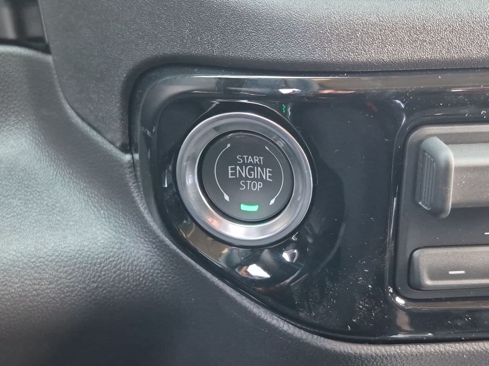 New 2026 Onyx Black GMC Elevation image 16