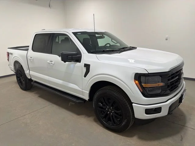 New 2026 Oxford White Ford XLT image 3
