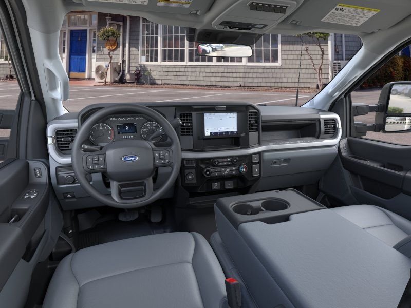 New 2025 Oxford White Ford XL image 9