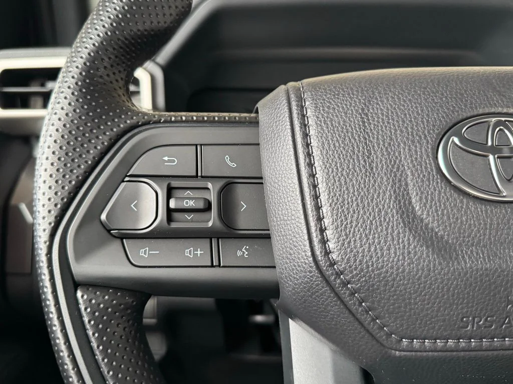 2025 Toyota Tacoma SR5 - Photo 20