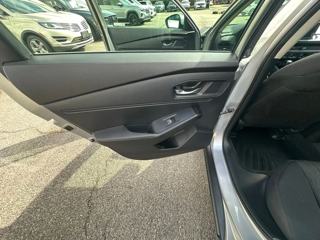 Used 2024  Honda EX image 24