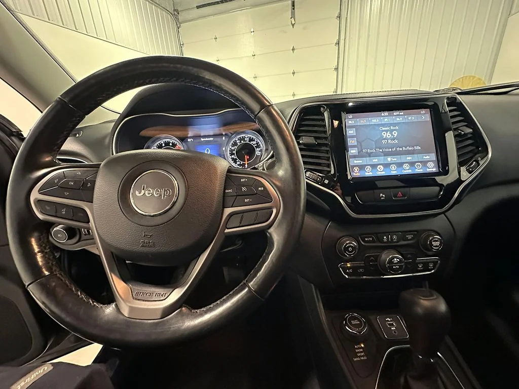 Used 2020 Gray Jeep Limited image 38