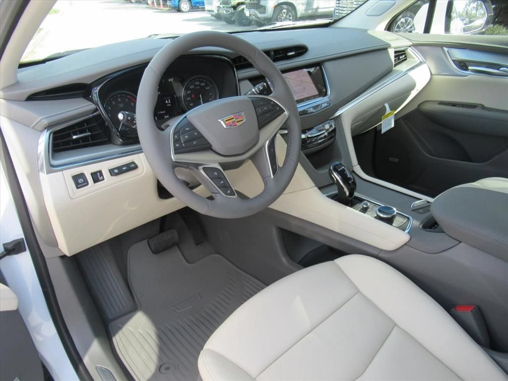 New 2026 Crystal White Tricoat Cadillac Premium Luxury image 16