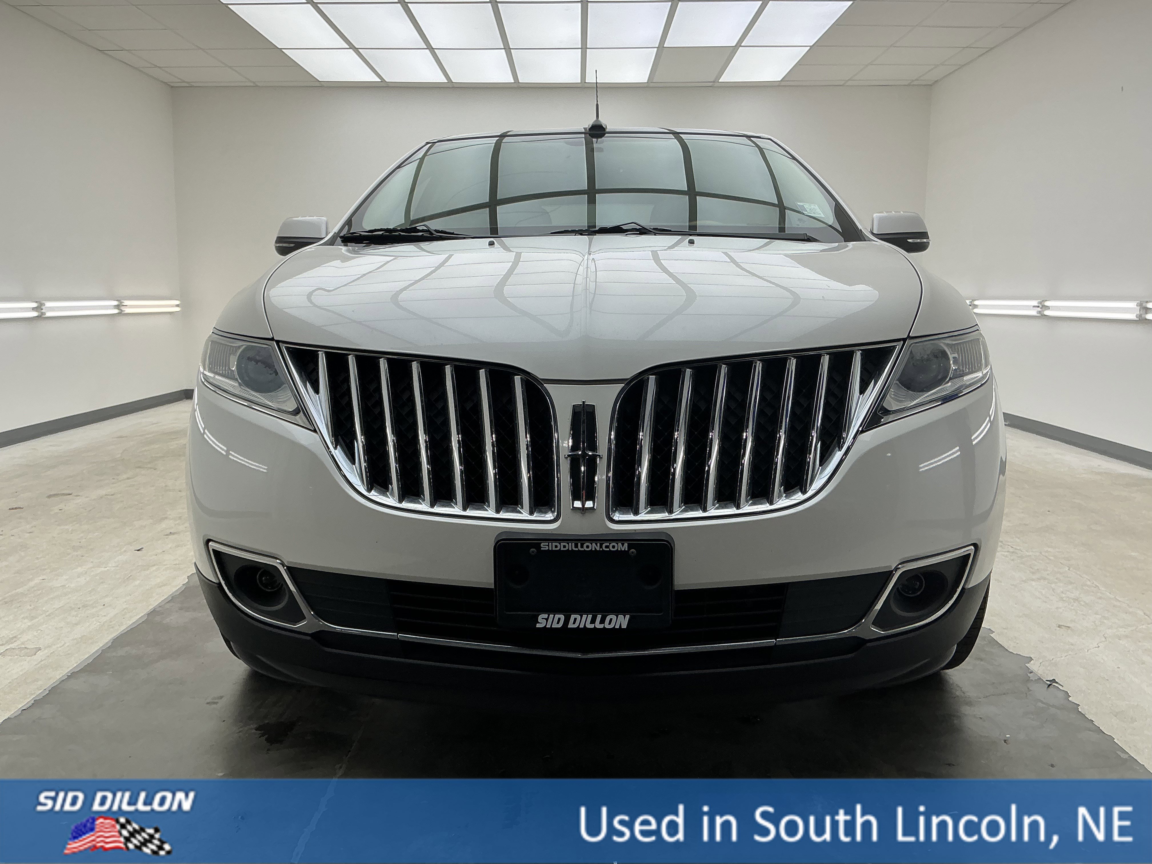 Used 2013  Lincoln  image 2