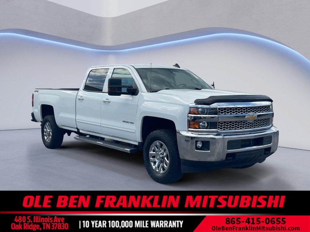 Used 2019 Summit White Chevrolet LT image 1