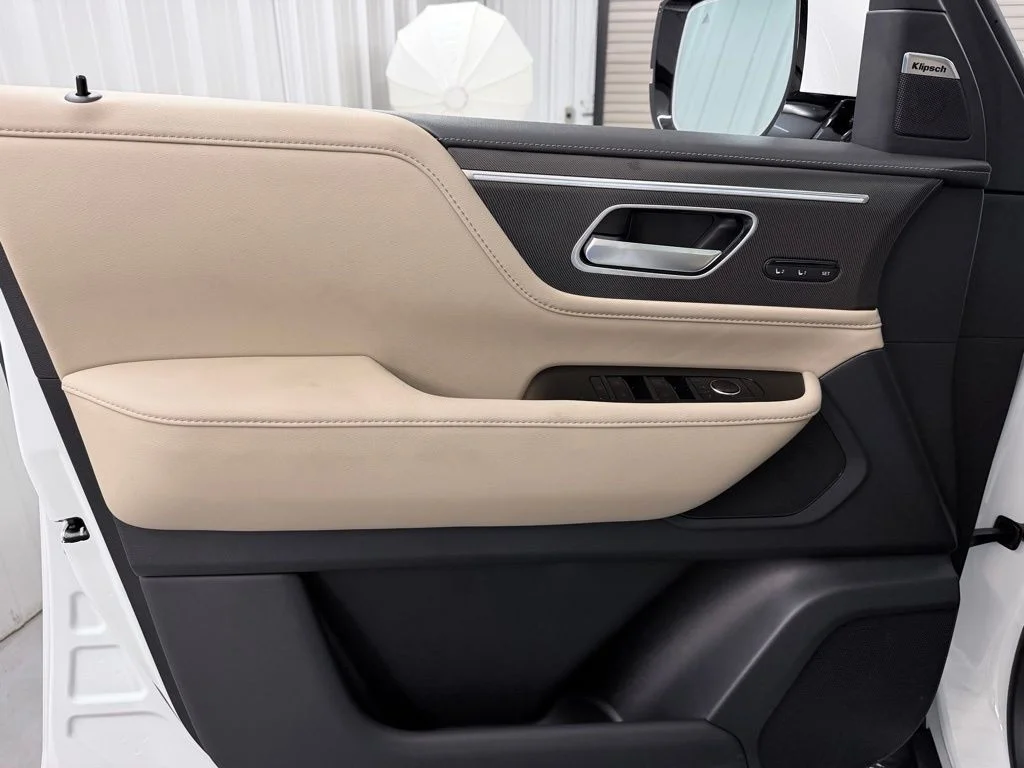 Used 2026 White INFINITI PURE image 12