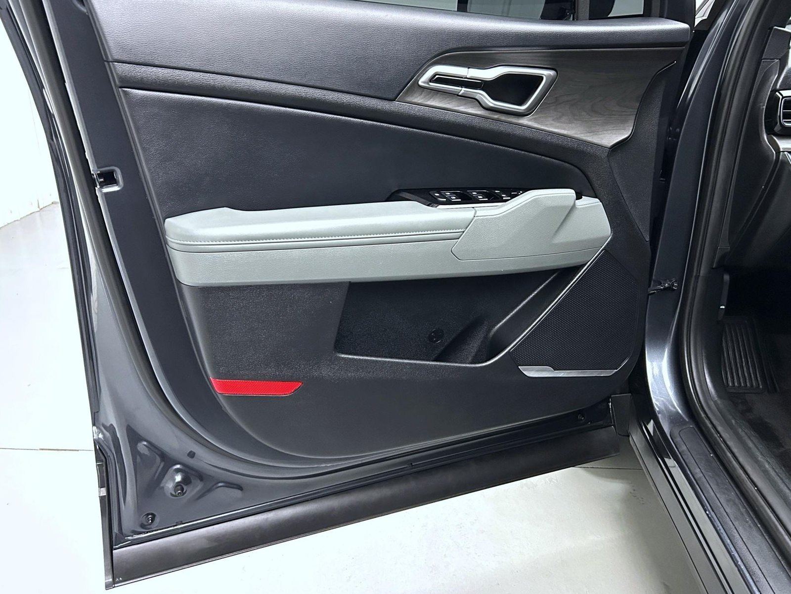 Used 2023 Gray Kia X-Line image 9